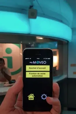 a user using the mymoveo app